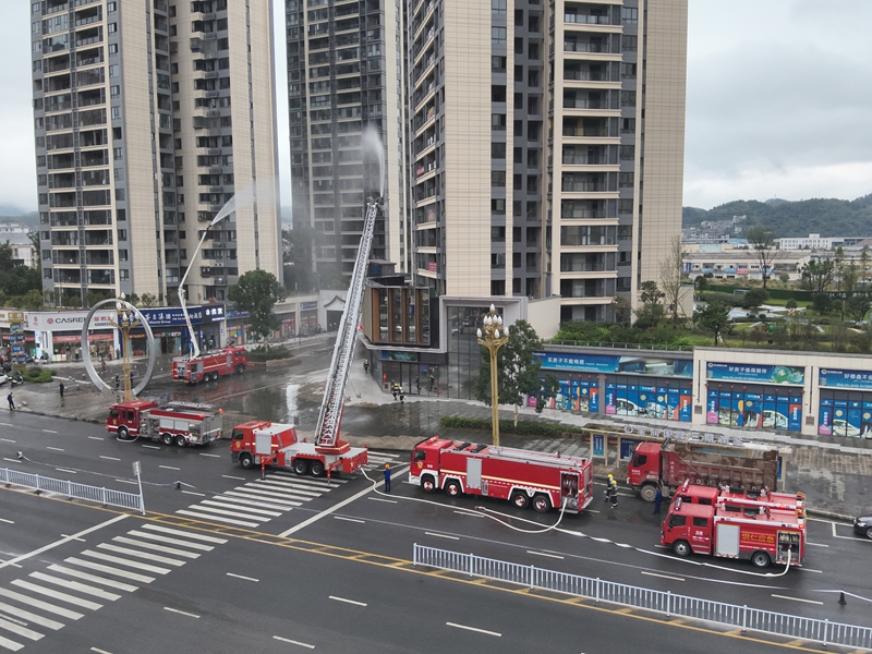 高层建筑火灾扑救实战演练.jpg