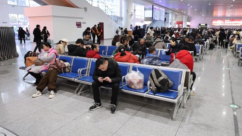 六盤水車務段共計發送旅客18.17萬人次。