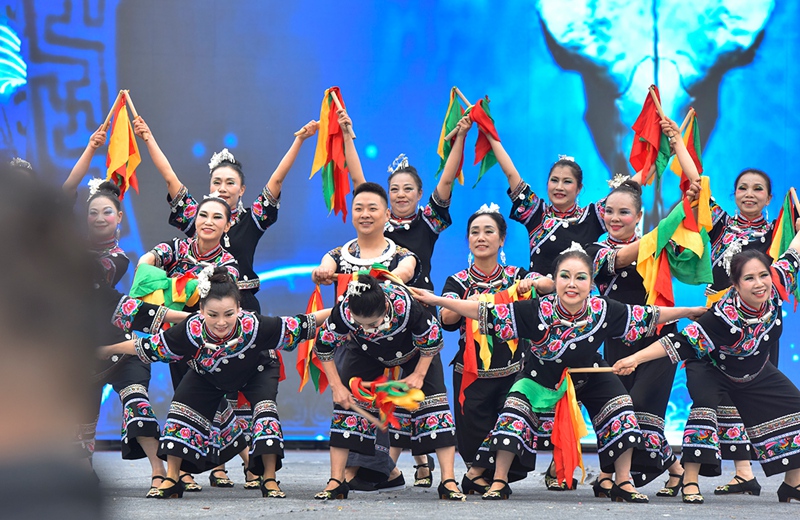 贵州松桃：春之舞“苗韵迎春”绽放精彩(图2)