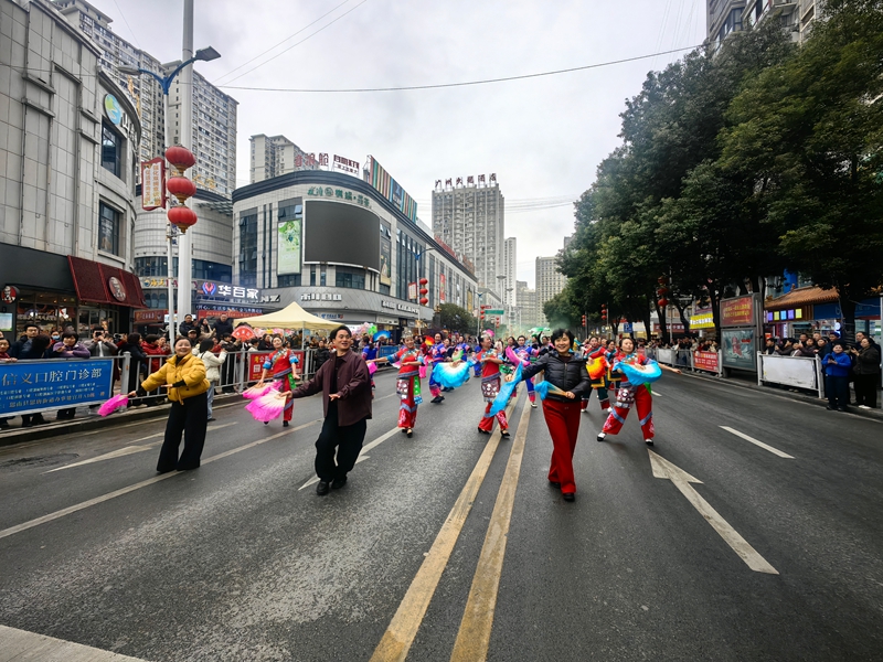 跳花燈。何敏攝