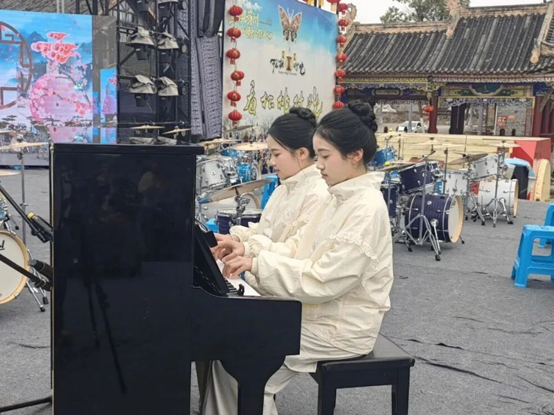 松桃2026年“新春七天乐”之“弦音雅韵”器乐大赛圆满落幕。