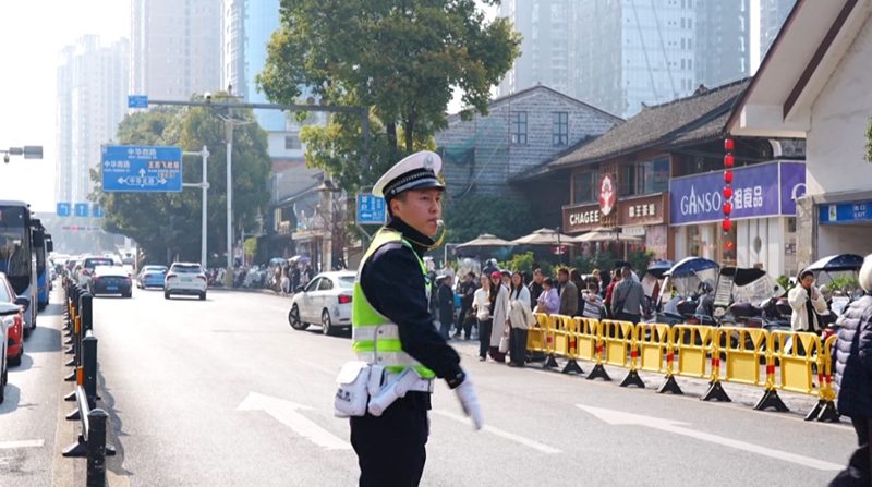 “百万客流”见证城市治理温度。