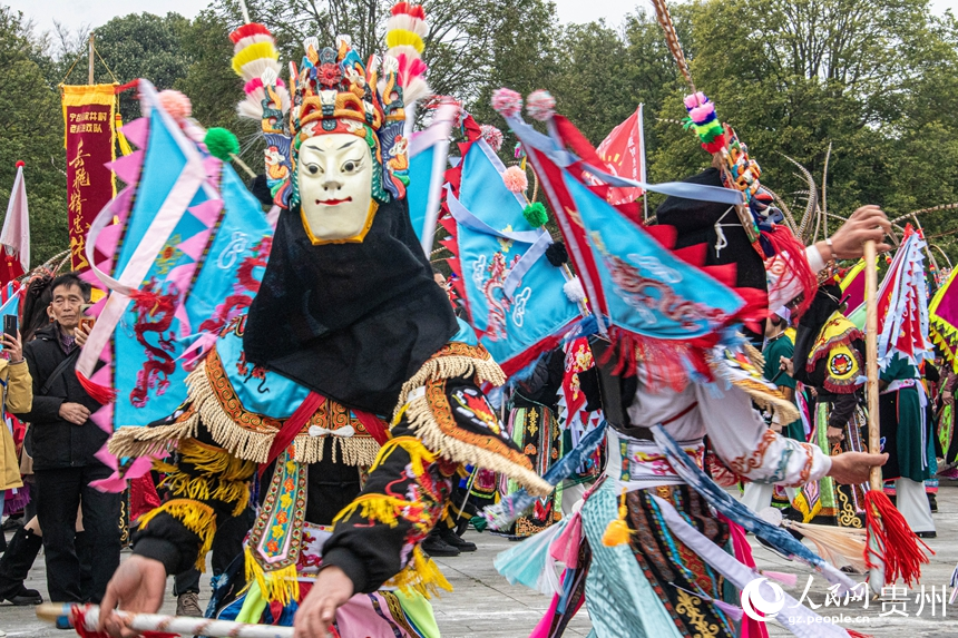 地戲表演。人民網 黃小桃攝
