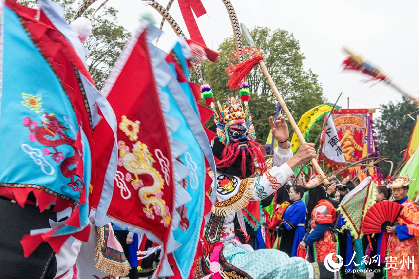 地戲表演。人民網 黃小桃攝