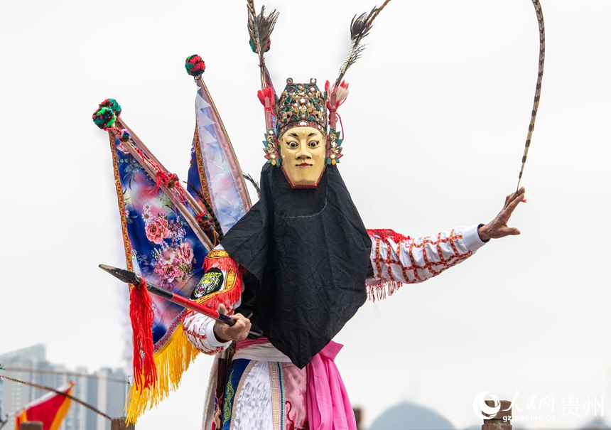 地戲表演。人民網 黃小桃攝