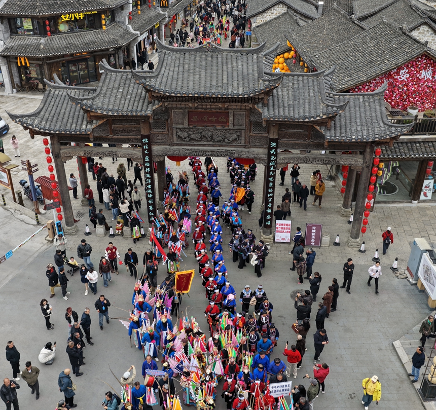 航拍地戲巡游。李立洪攝