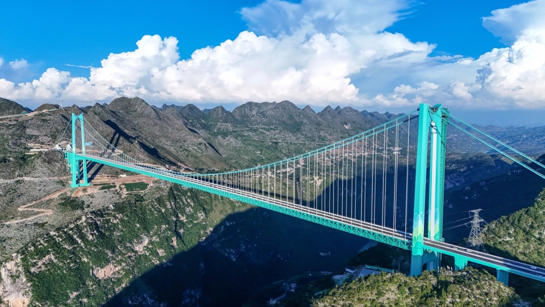花江峡谷大桥全景。李允凤 摄