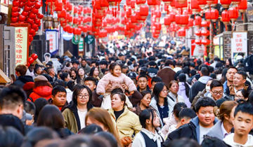 安顺：春节文旅市场热力十足春节假期，全市累计接待游客310.3万余人次，旅游总花费超20.17亿元，同比分别增长20.9％、18.62％。