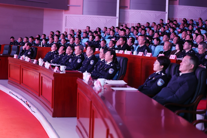 2  圖為報告會現場