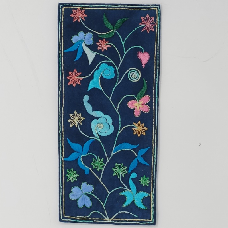 李利制作的八角花繡片作品。貴州省農業農村廳供圖