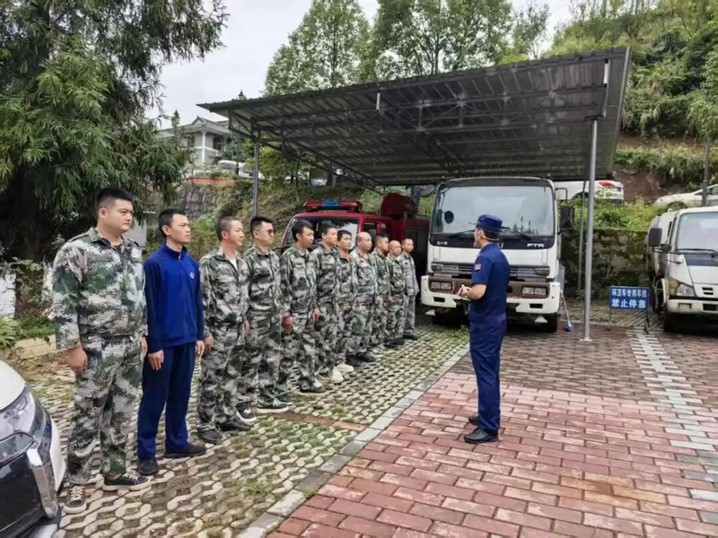 消防專職隊員在輪訓。任思宇攝