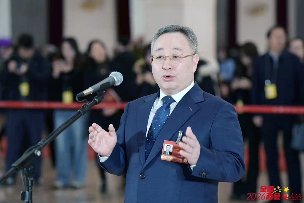 全國政協委員崔海洋接受媒體採訪。人民網記者 王曉嘯攝