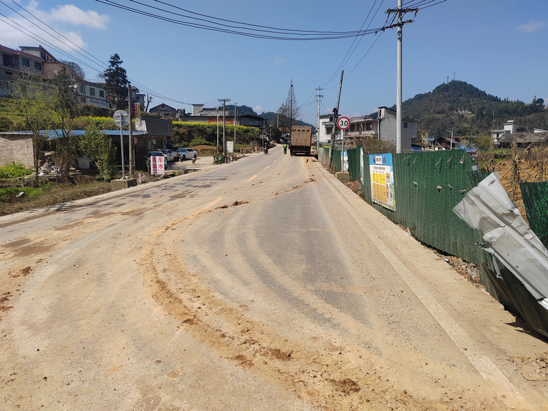 2026年3月11日執法人員抓獲污染路面車輛。