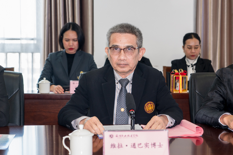 观看宣传视频。