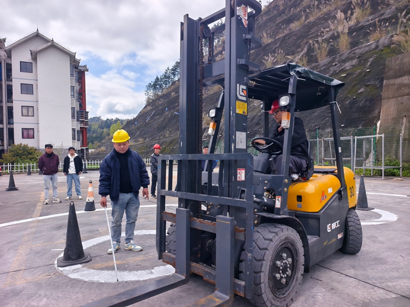 叉車實操訓練.jpg