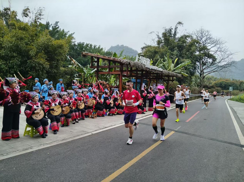 加油奔跑。陳湘飚攝