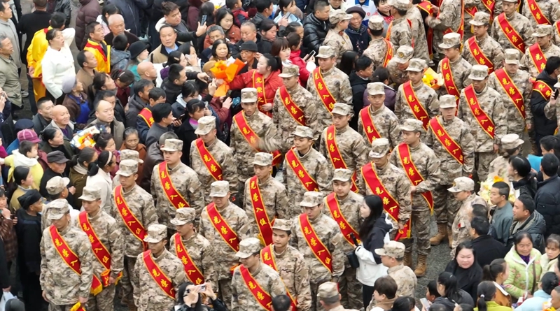 独山新兵踏上军旅征程。