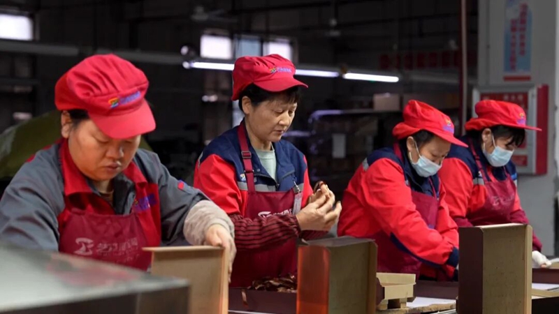 3 圖為貴州藝森源集團工藝加工車間.jpg