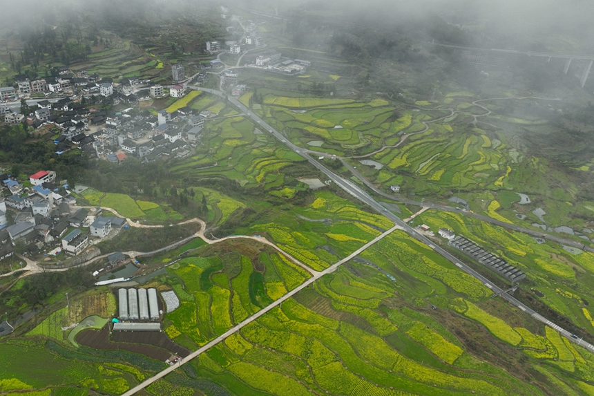 3月18日，從空中俯瞰貴州省丹寨縣興仁鎮台辰村一隅。