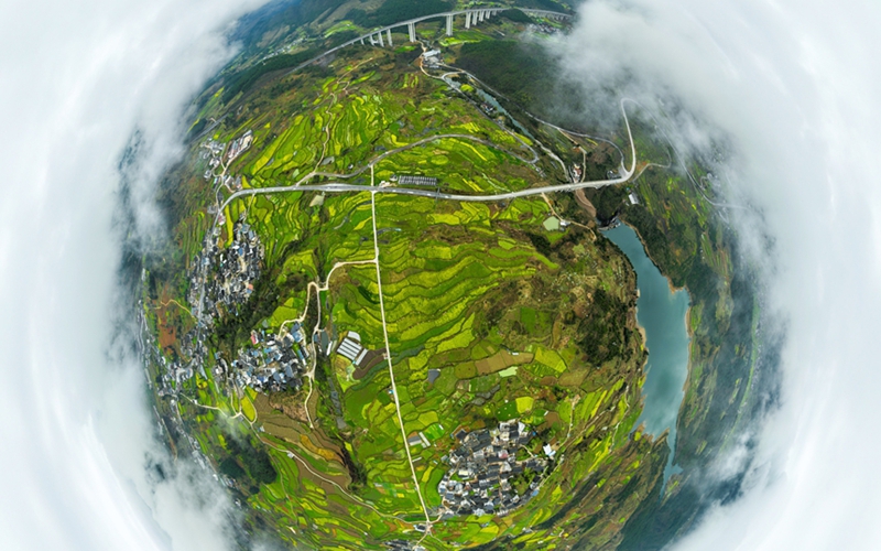 贵州丹寨：春到乡村景如画