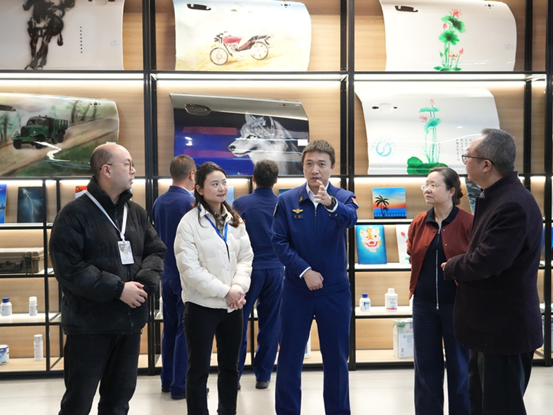 云岩区消防救援大队与贵州交通技师学院签约战略部署协议。