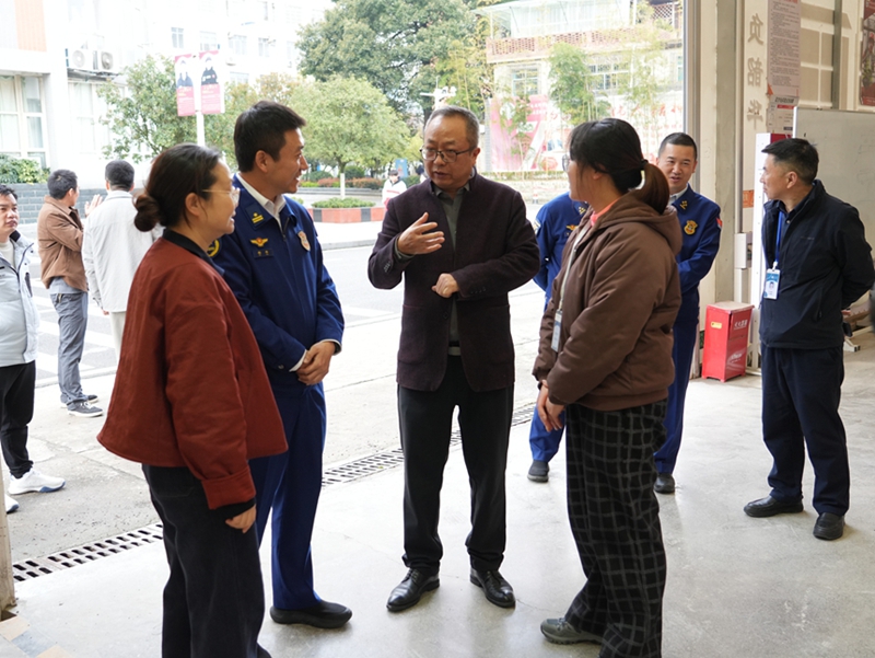 云岩区消防救援大队与贵州交通技师学院签约战略部署协议。