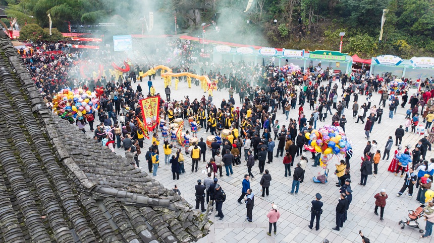 贵州省石阡县坪山乡尧上举行仡佬敬雀节活动。吴剑摄