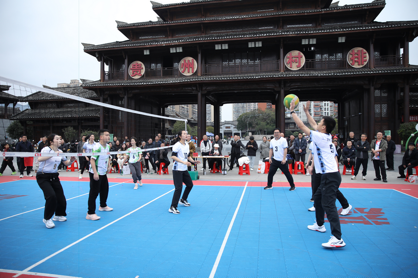 荔波“村排”比賽現場。