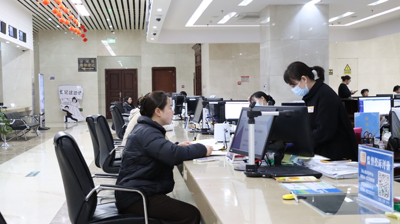 一站办结社保医保业务”。
