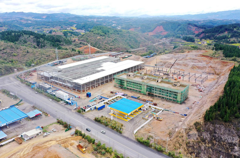 抓项目 拼进度 强保障 全力推动重大项目建设。