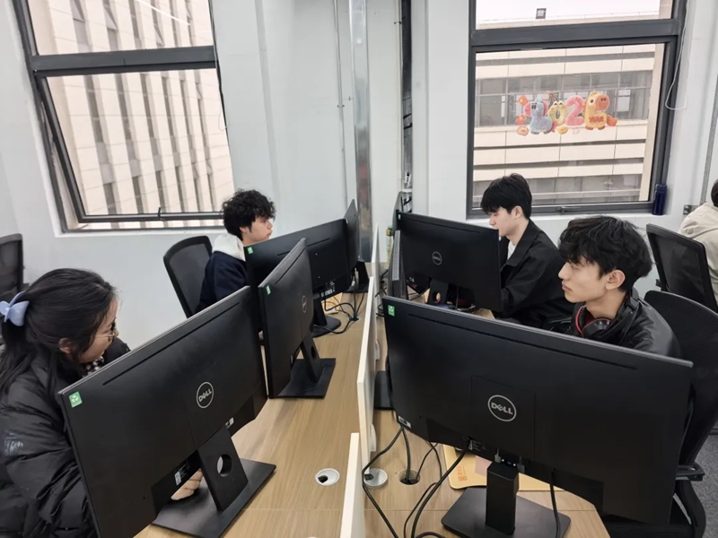 高校學生工作中。