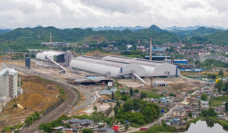 西南地区首个大型智能化煤炭储配基地在水城投运。.jpg