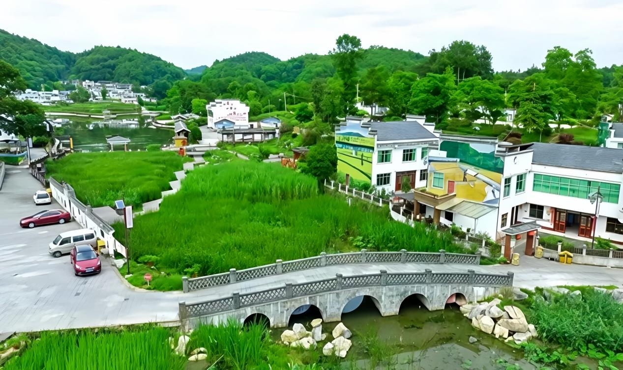 文化润心凝合力 阵地强基兴乡村。