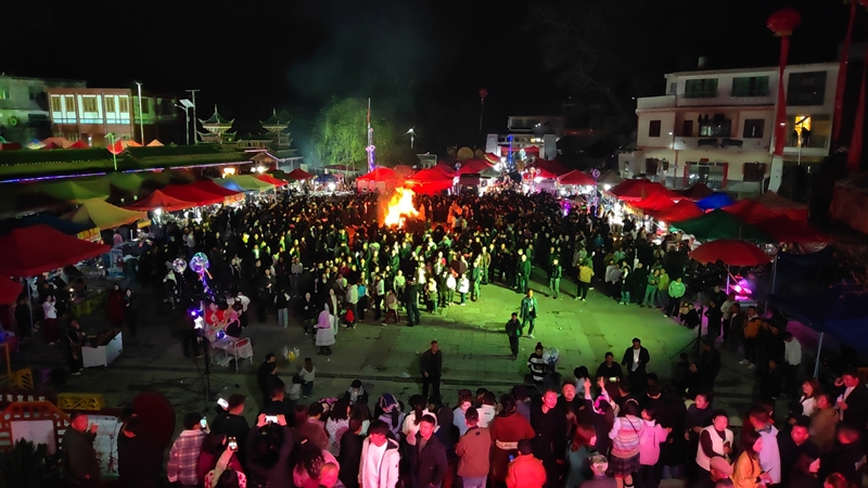 篝火晚会现场。王远军 摄.jpg