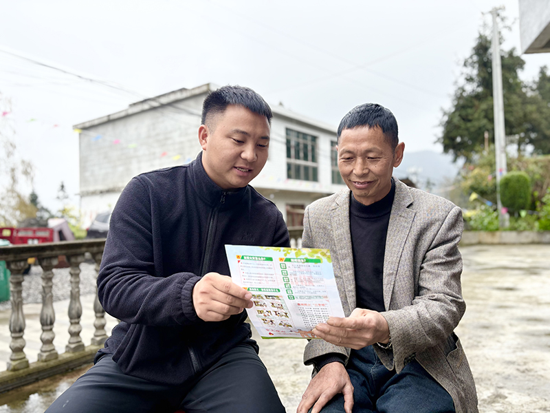 喜头镇通过院坝会、入户走访等形式做好森林防火宣传，发放森林防火宣传资料，并对村民进行宣传教育。