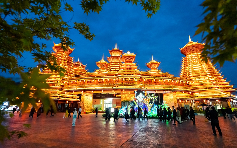 贵州贵阳：鼓楼光影秀 夜色醉游人