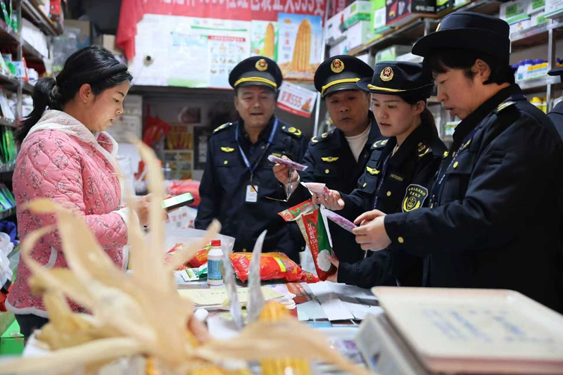 严查农资护春耕 筑牢粮食安全“真政绩”。