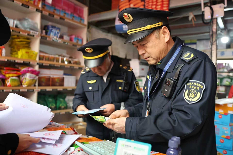 严查农资护春耕 筑牢粮食安全“真政绩”。