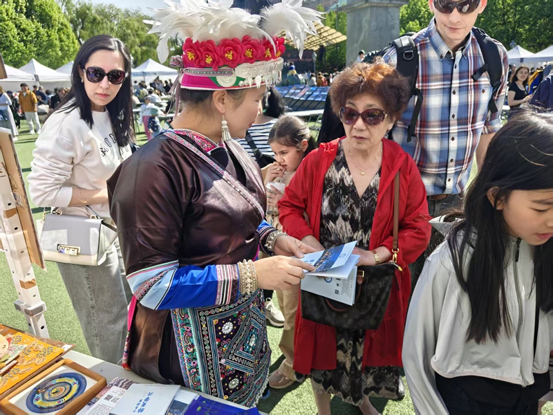 陆勇妹在瑞典推介会.jpg