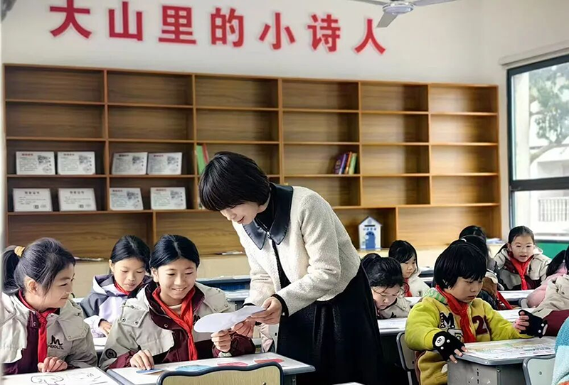 辅导孩子。