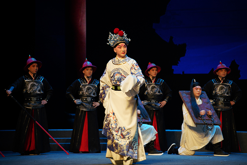 首演现场。