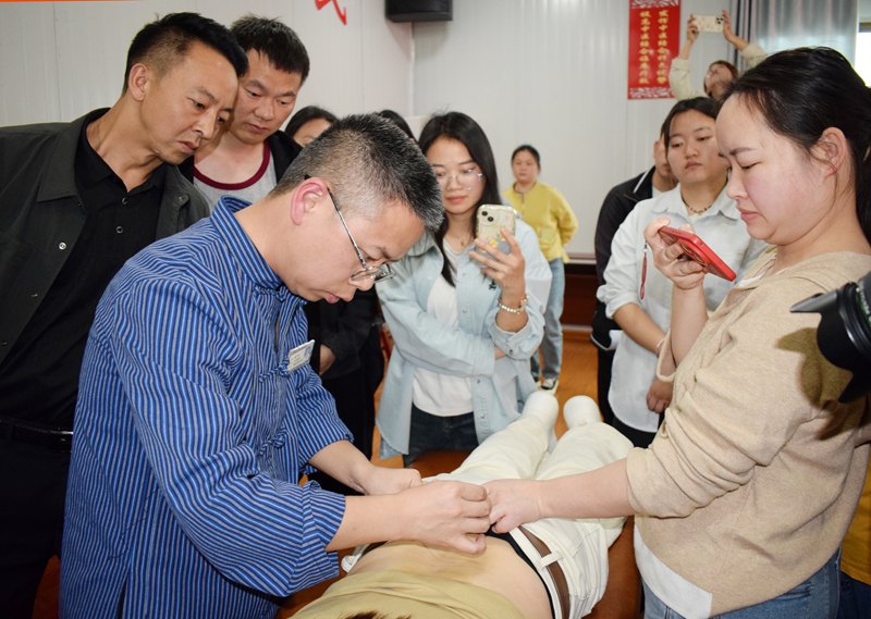 松桃为中医类专业技术人员充电蓄能。