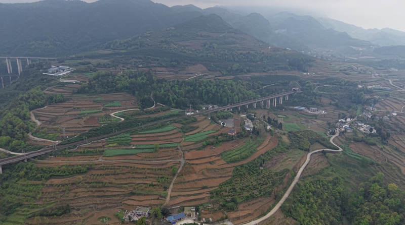 鳥瞰息烽山地農業地塊.jpg