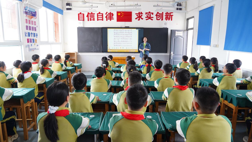 AI“助教” 赋能教育数字化转型。