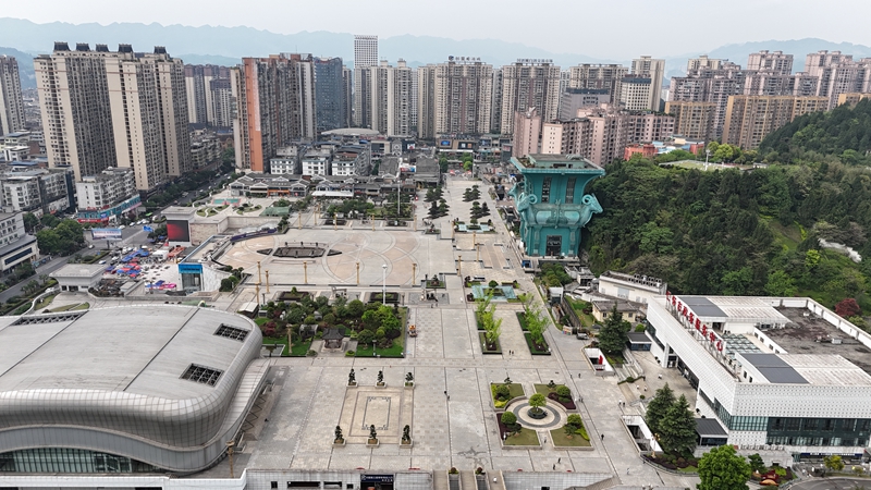 2、仁怀市全面开展市政设施维修维护专项行动。.jpg