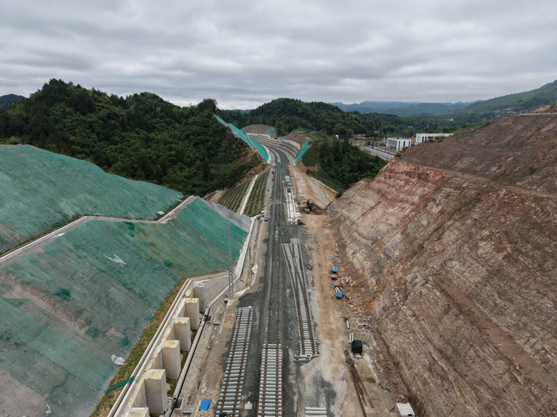 瓮马铁路天文火车站基础设施已基本完成。.jpg