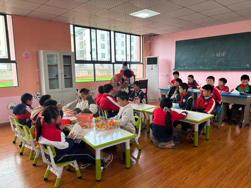 施秉县白垛乡组织开展儿童阅读活动.jpg