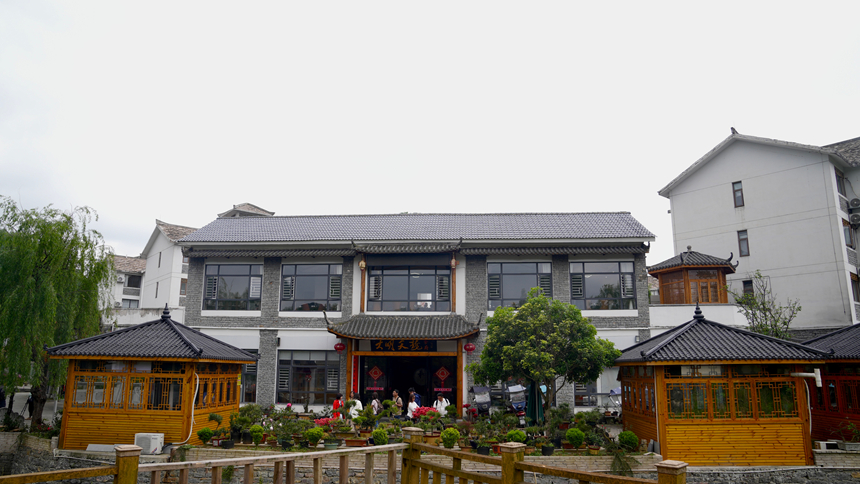 平坝区天龙镇避暑旅居小镇基础建设稳步推进。