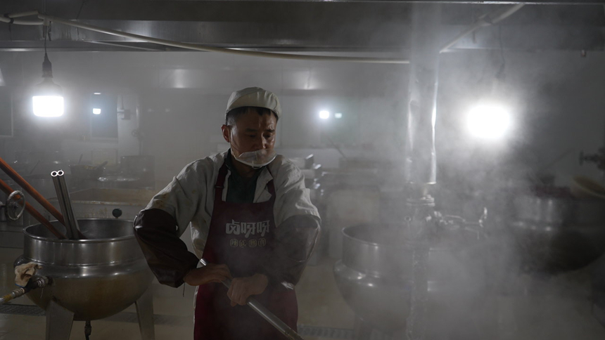 江宗纯味食品有限公司车间加工现场1