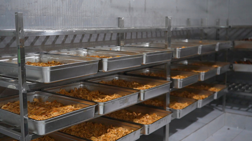 江宗纯味食品有限公司车间加工现场11